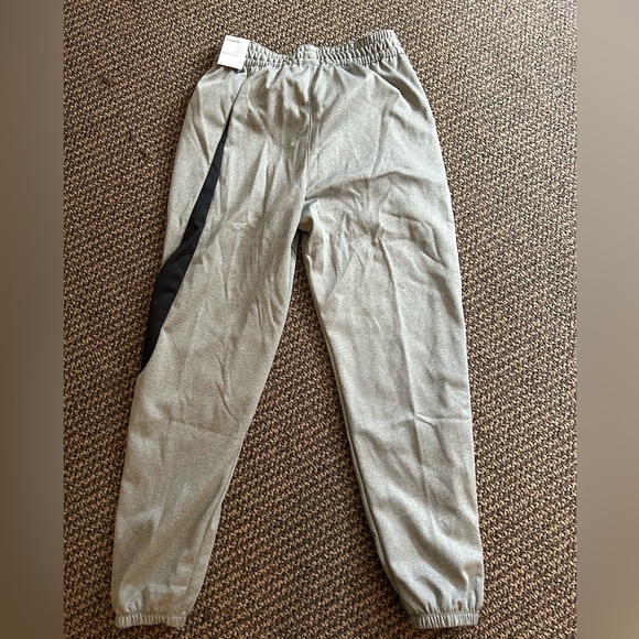 BRAND NEW NIKE SWEATPANTS - Picture 4 of 5